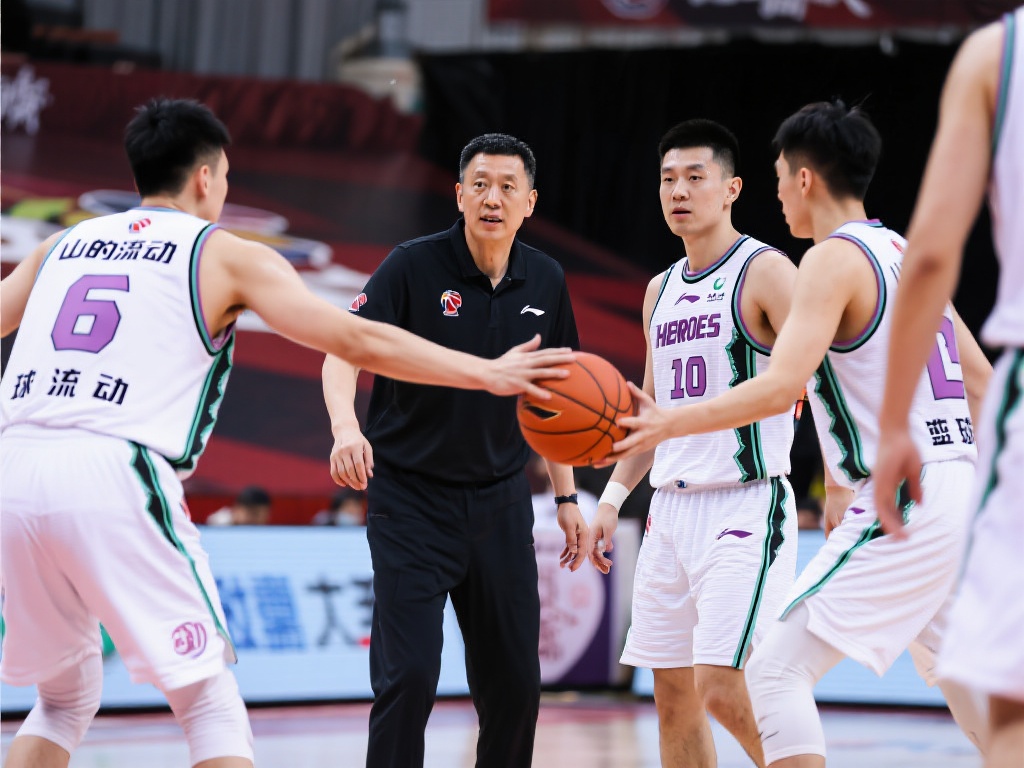 媒体人：邱导上任扭转乾坤，山东队从历史最差跃升至本赛季第六